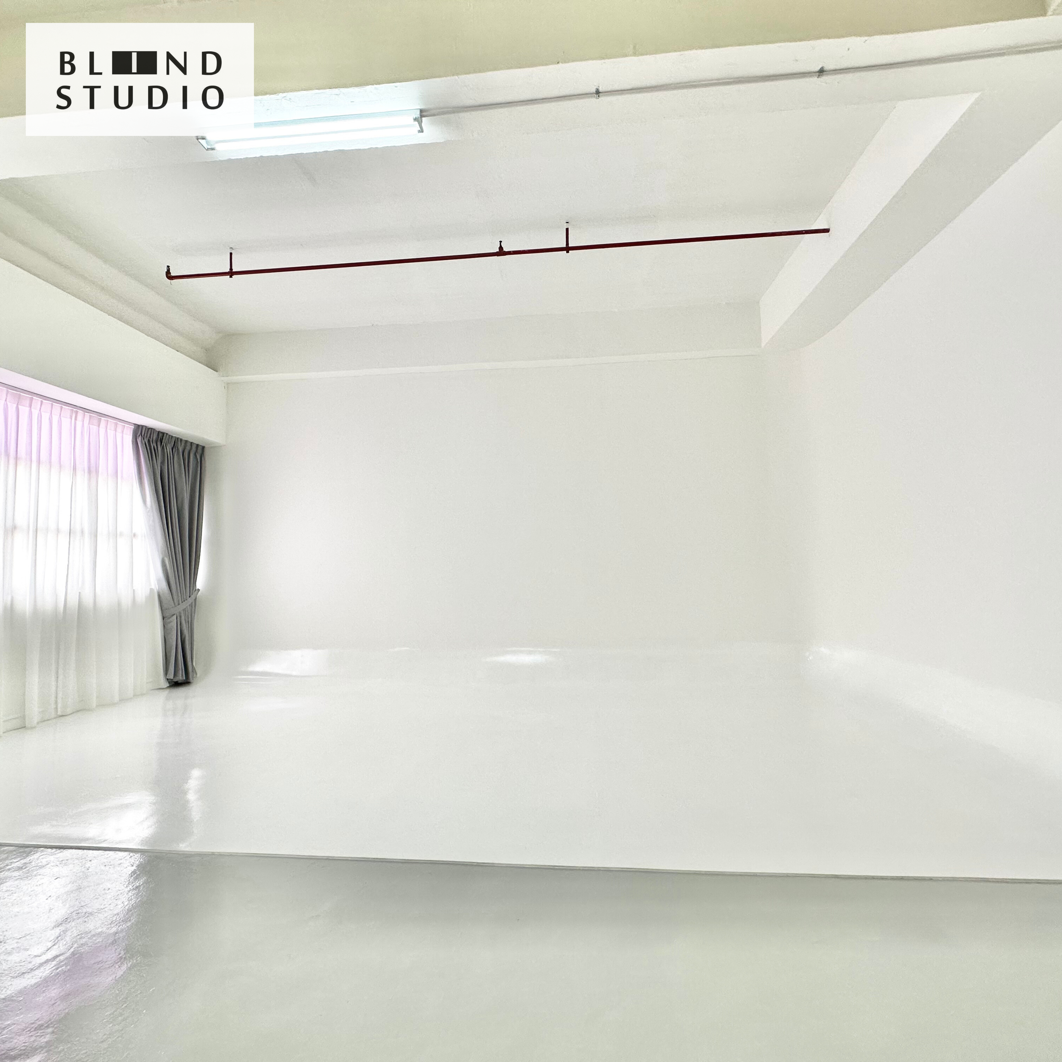 Black out curtain and day curtain in a photoshoot studio